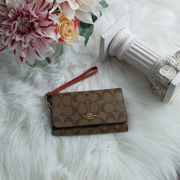 Coach Signature Wallet - Picture 2 of 8